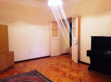 ქირავდება ბინა ვაკეში