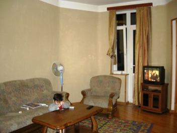 ქირავდება ბინა ვერაზე