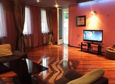 ქირავდება ბინა ვაკეში