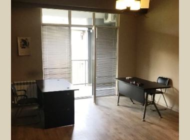 ქირავდება საოფისე ფართი საბურთალოზე