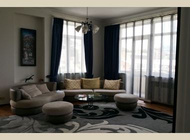 Flat for rent in Sololaki