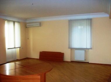 Сдается офисная площадь на Мтацминда