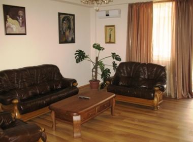 ქირავდება ბინა ვერაზე