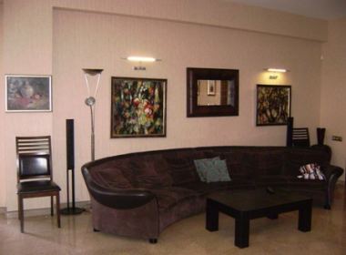 ქირავდება ბინა ვაკეში