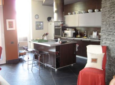 ქირავდება ბინა ვაკეში