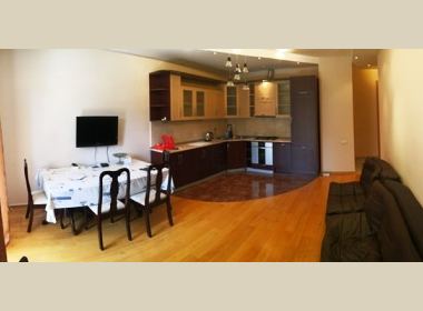 ქირავდება ბინა ვაკეში