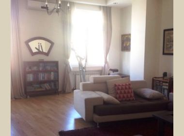 ქირავდება ბინა ვაკეში