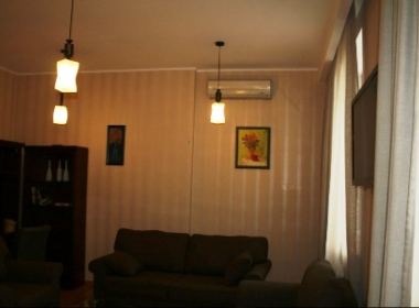 ქირავდება ბინა ვაკეში