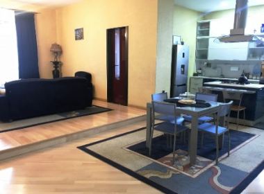 იყიდება ბინა ვერაზე