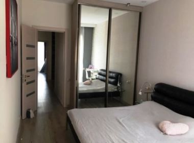 ქირავდება ბინა ვაკეში