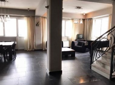 იყიდება ბინა ვაკეში