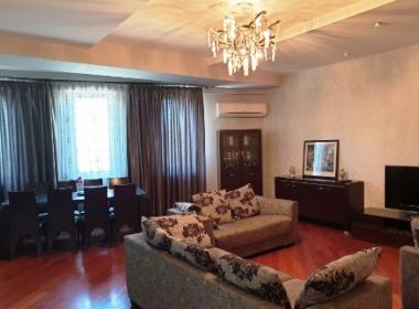 ქირავდება ბინა ვაკეში