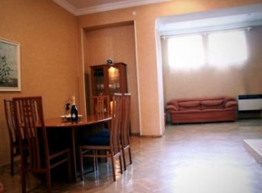 Flat for rent in Sololaki