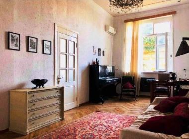 Flat for rent in Sololaki