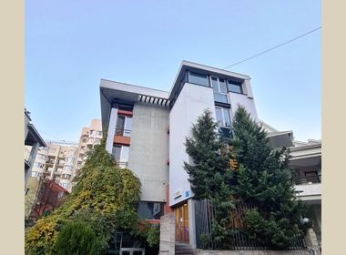 ქირავდება საოფისე ფართი ვაკეში