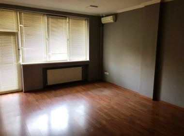 ქირავდება საოფისე ფართი ვაკეში