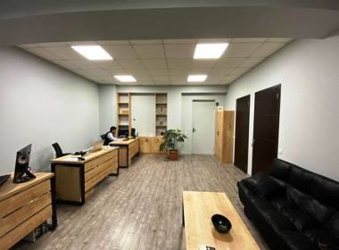 ქირავდება საოფისე ფართი საბურთალოზე