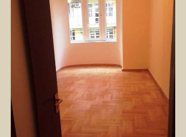 ქირავდება საოფისე ფართი ვერაზე