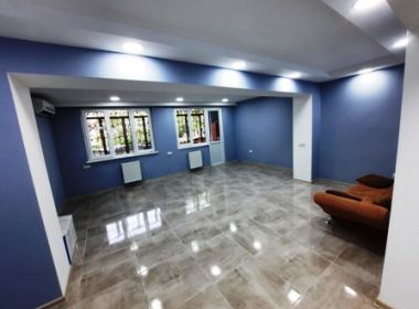 ქირავდება საოფისე ფართი საბურთალოზე