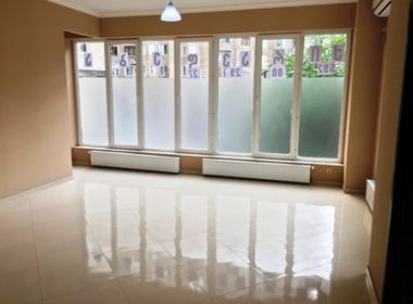 ქირავდება საოფისე ფართი საბურთალოზე