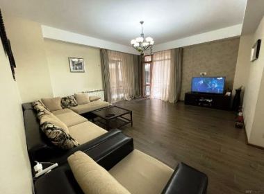 იყიდება ბინა ვერაზე