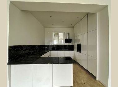 ქირავდება ბინა ვერაზე