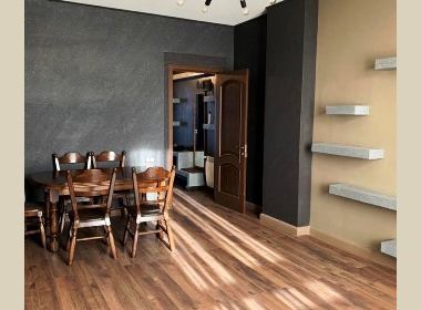 ქირავდება ბინა ვაკეში