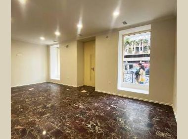 იყიდება კომერციული ფართი ვერაზე