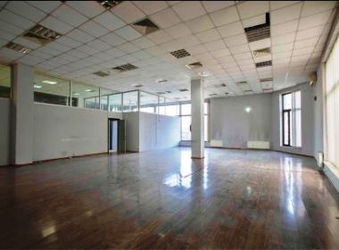 Office space for rent in Avlabar