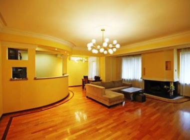 ქირავდება ბინა ვაკეში