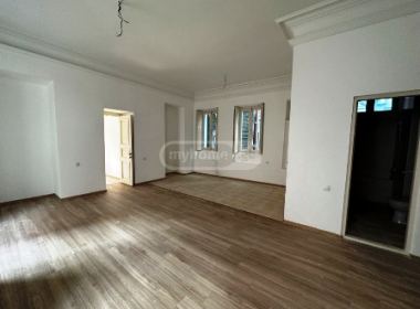 Office space for rent in Sololaki