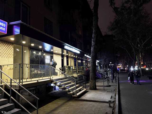 ქირავდება კომერციული ფართი საბურთალოზე