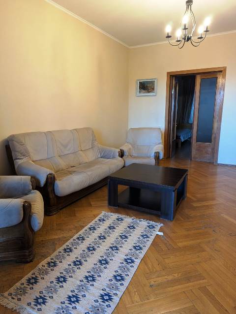 ქირავდება ბინა ვაკეში