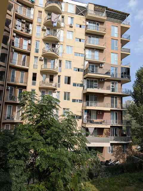 იყიდება ბინა ვაკეში