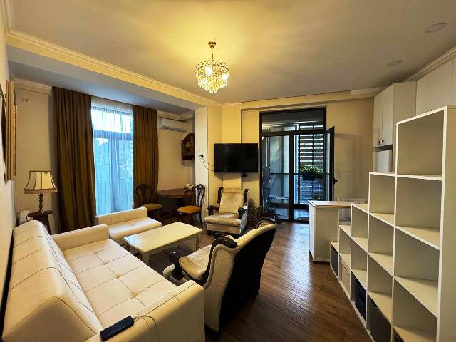 იყიდება ბინა ვერაზე