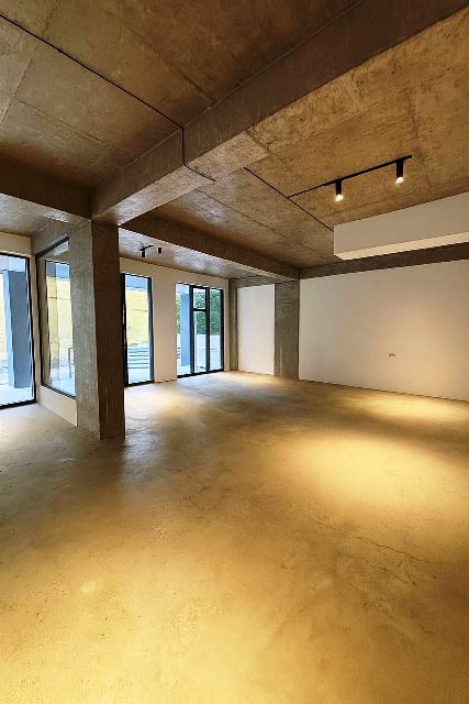 ქირავდება კომერციული ფართი საბურთალოზე