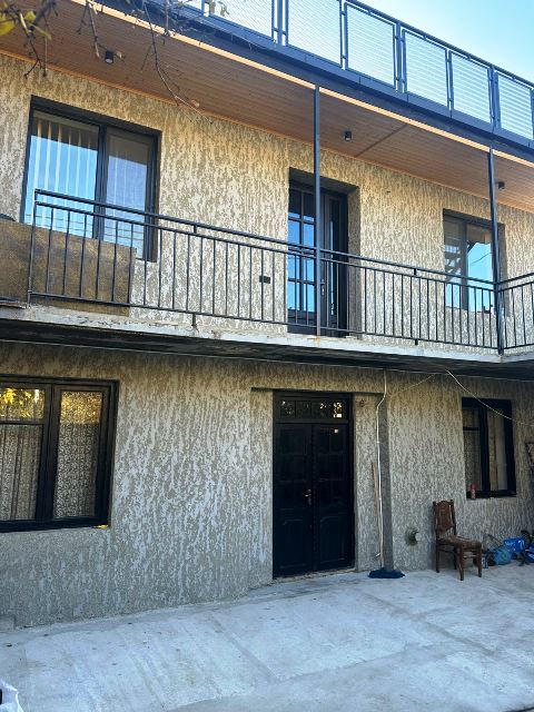 ქირავდება ბინა სანზონაში