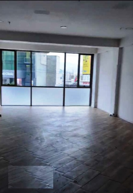 ქირავდება საოფისე ფართი საბურთალოზე