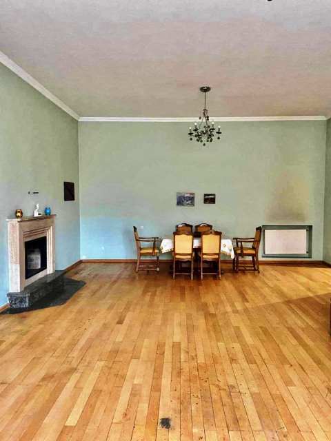 იყიდება ბინა ვერაზე