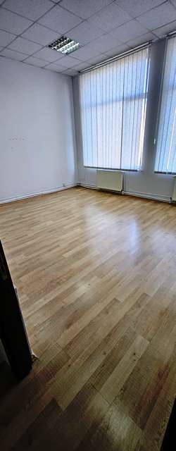 ქირავდება საოფისე ფართი საბურთალოზე