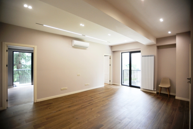 ქირავდება საოფისე ფართი საბურთალოზე