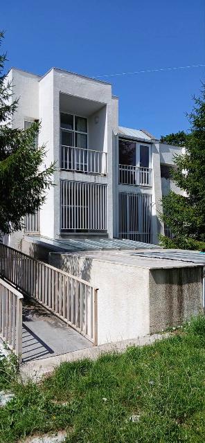 ქირავდება სახლი კიკეთში