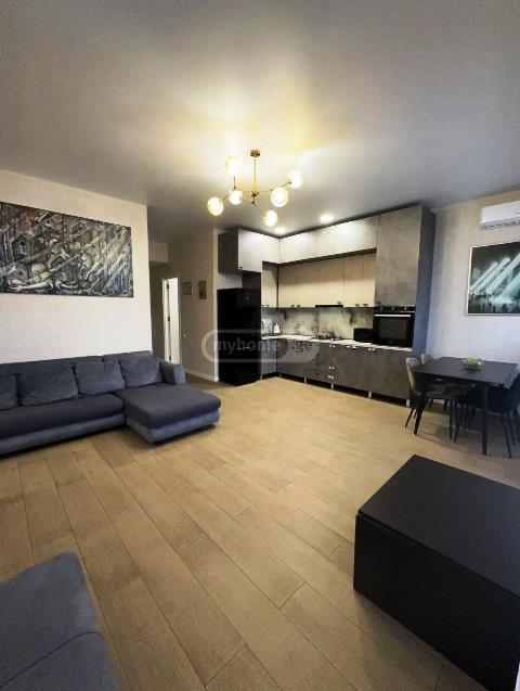 იყიდება ბინა საბურთალოზე