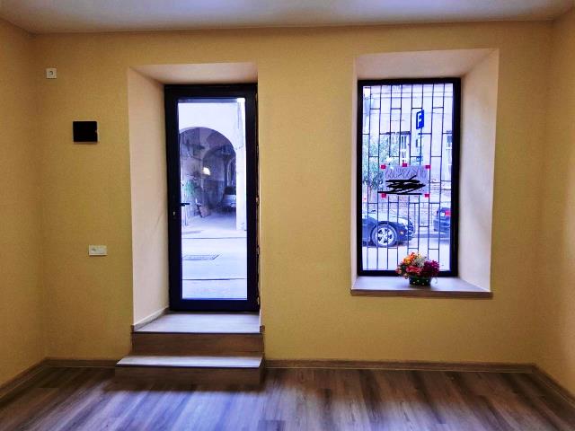 Commercial space for rent in Chugureti