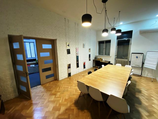 ქირავდება საოფისე ფართი ვაკეში