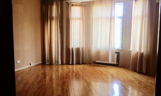 ქირავდება ბინა ვაკეში