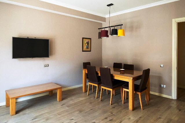 ქირავდება ბინა ვერაზე