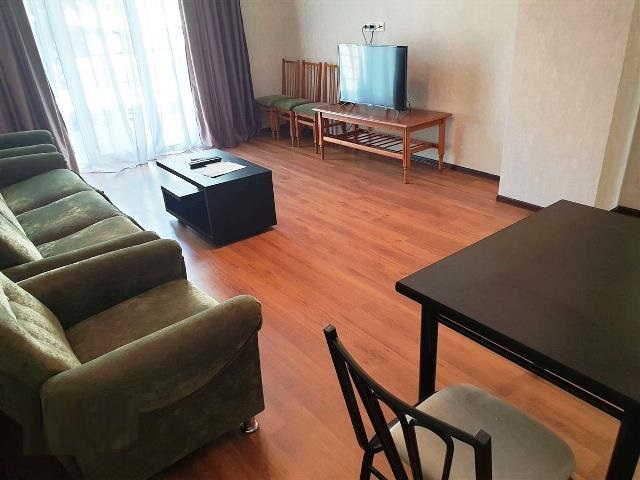 ქირავდება ბინა ვაკეში