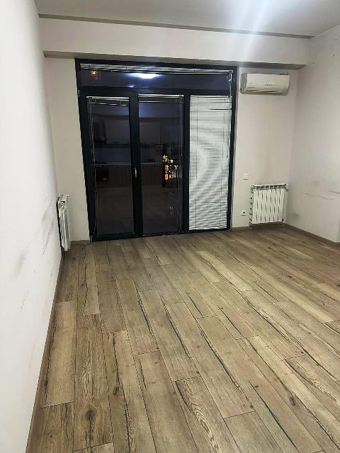 ქირავდება საოფისე ფართი საბურთალოზე