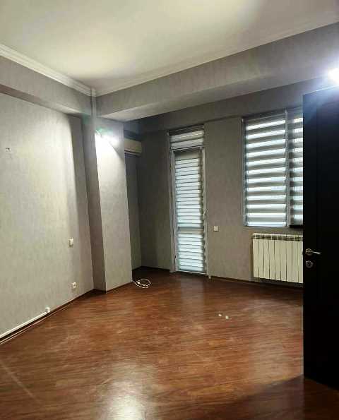 ქირავდება საოფისე ფართი ვერაზე